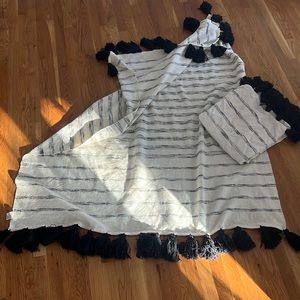 COPY - UO Home 68”x50” tassled throw 100% cotton 2 blankets available each $15